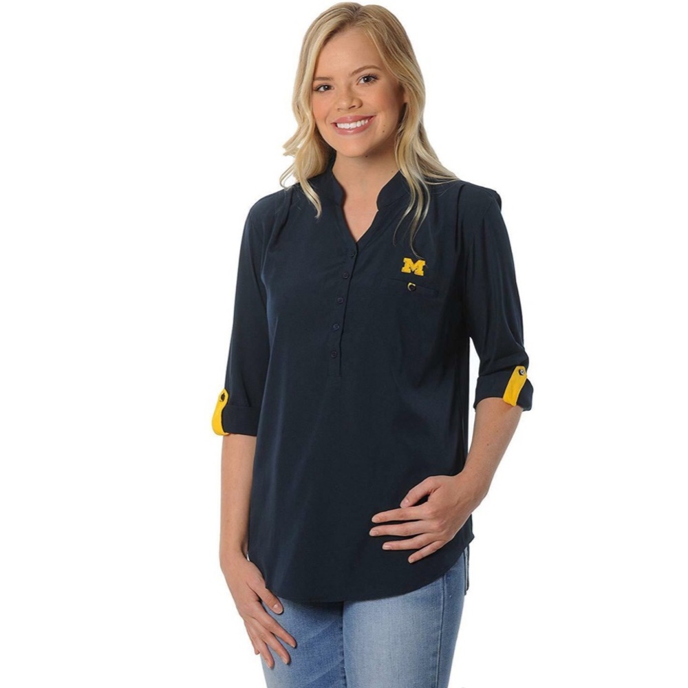 Michigan Wolverines Swiss Dot Button Tunic NWT